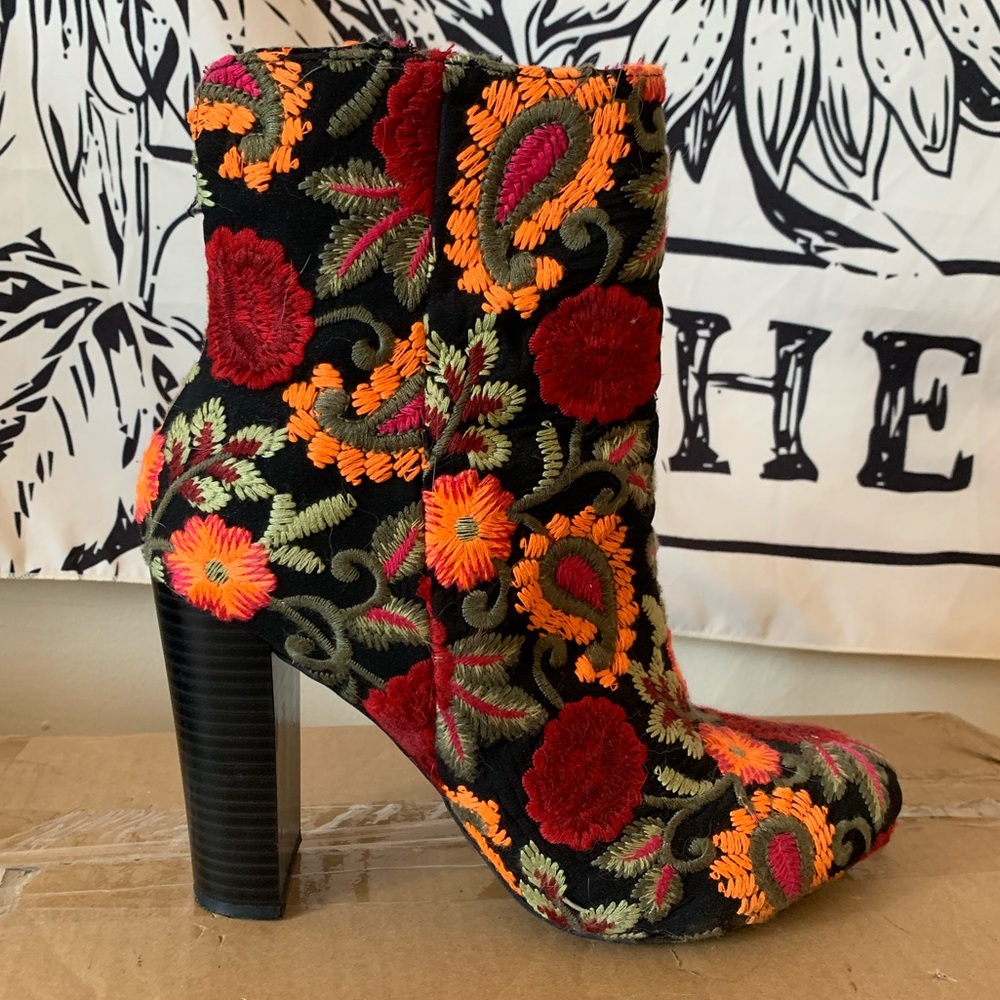 4” Heel Floral Paisley Ankle Boots